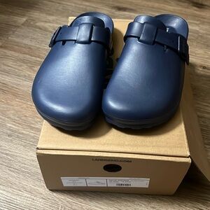 Lands’ End Deep Sea Navy Gardening clog
